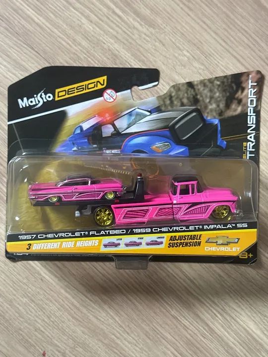 Caminhão de reboque Chevrolet 1957 e Impala 1959 - Maisto