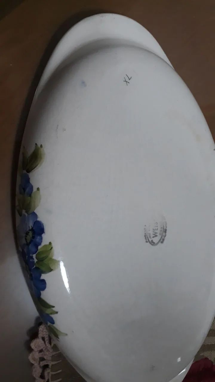 Antiga travessa oval com flores pintada a mão  - Foto 2