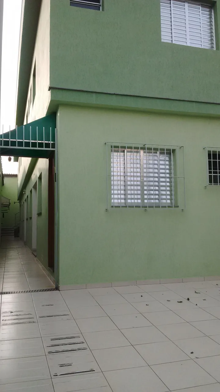 Aluga se Suíte só para estudantes. a 200m da USP- Universidade de São Paulo.