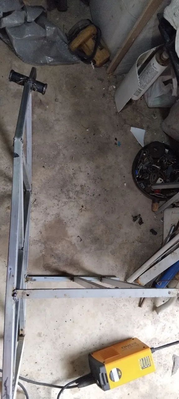 Estrutura de aço soldada para projeto de triciclo motorizado - Foto 5