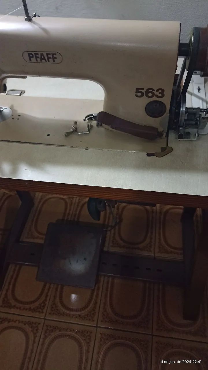 Máquina de Costura Pfaff 563 - Foto 2