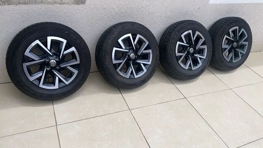 VENDO JOGO DE RODAS E PNEUS SAVEIRO G5 - Foto 2