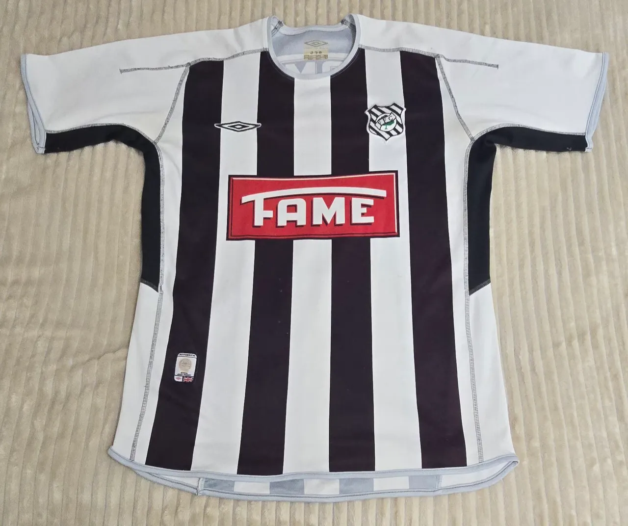 Camisa Figueirense 2004 - Tam G - Alguns fios puxados