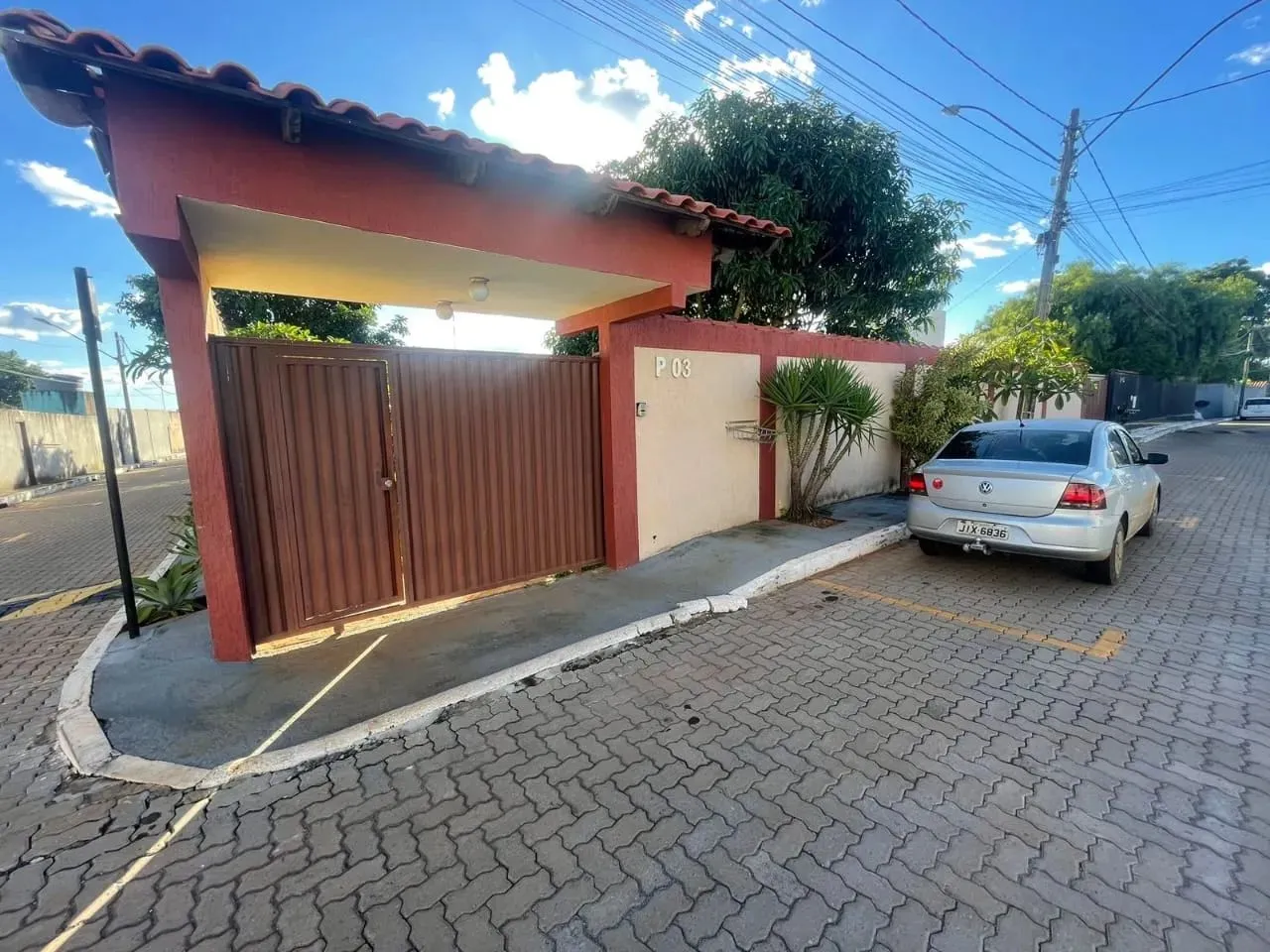 ATENÇÃO! URGENTE! Excelente casa no Cond. Terra Santa! 400m²! 2Quartos! Rua Jacarandá!