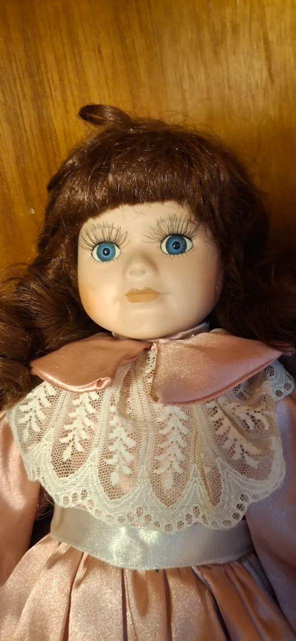 boneca de porcelana 40cm  - Foto 2