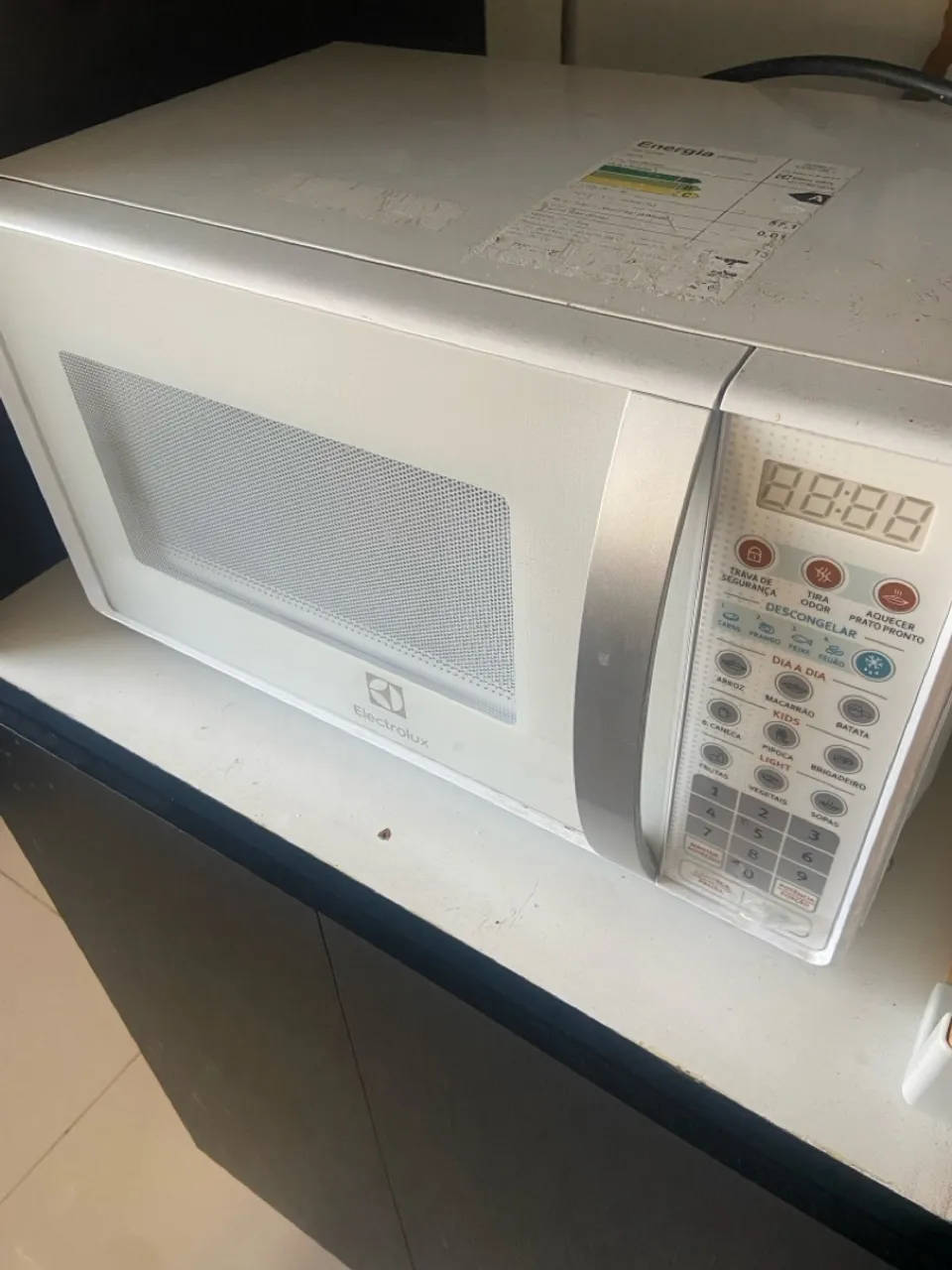 Microondas Electrolux semi-novo