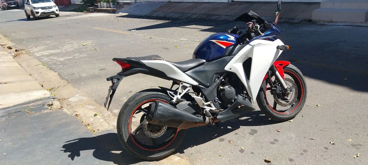 Moto CBR 250R