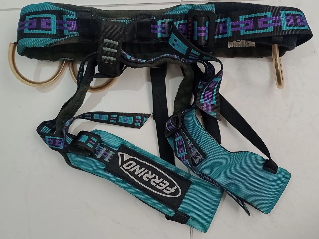 Cadeirinha de escalada Ferrino