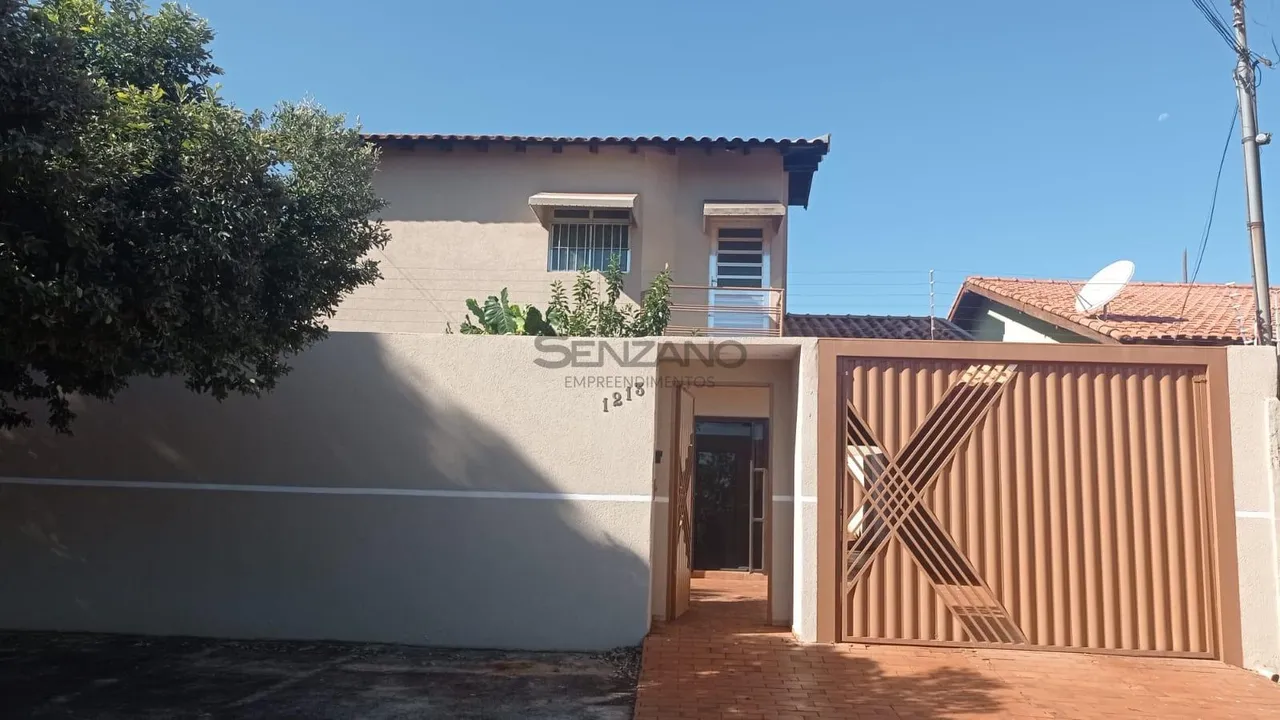 Sobrado em Vila Carlota - Campo Grande