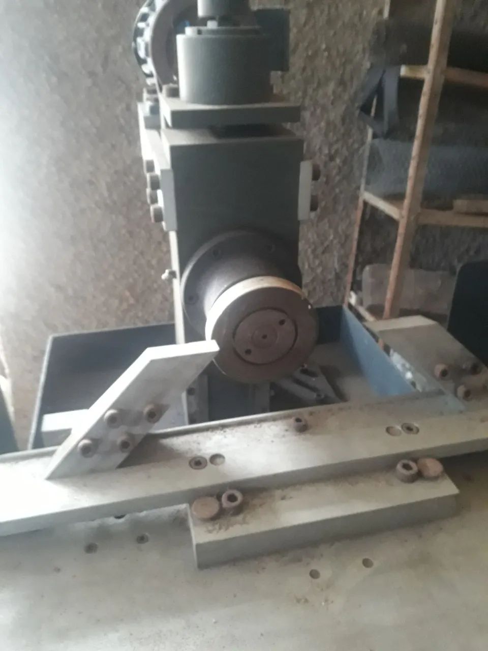 Afiadora de perfil pneumática curso 200mm. - Foto 4