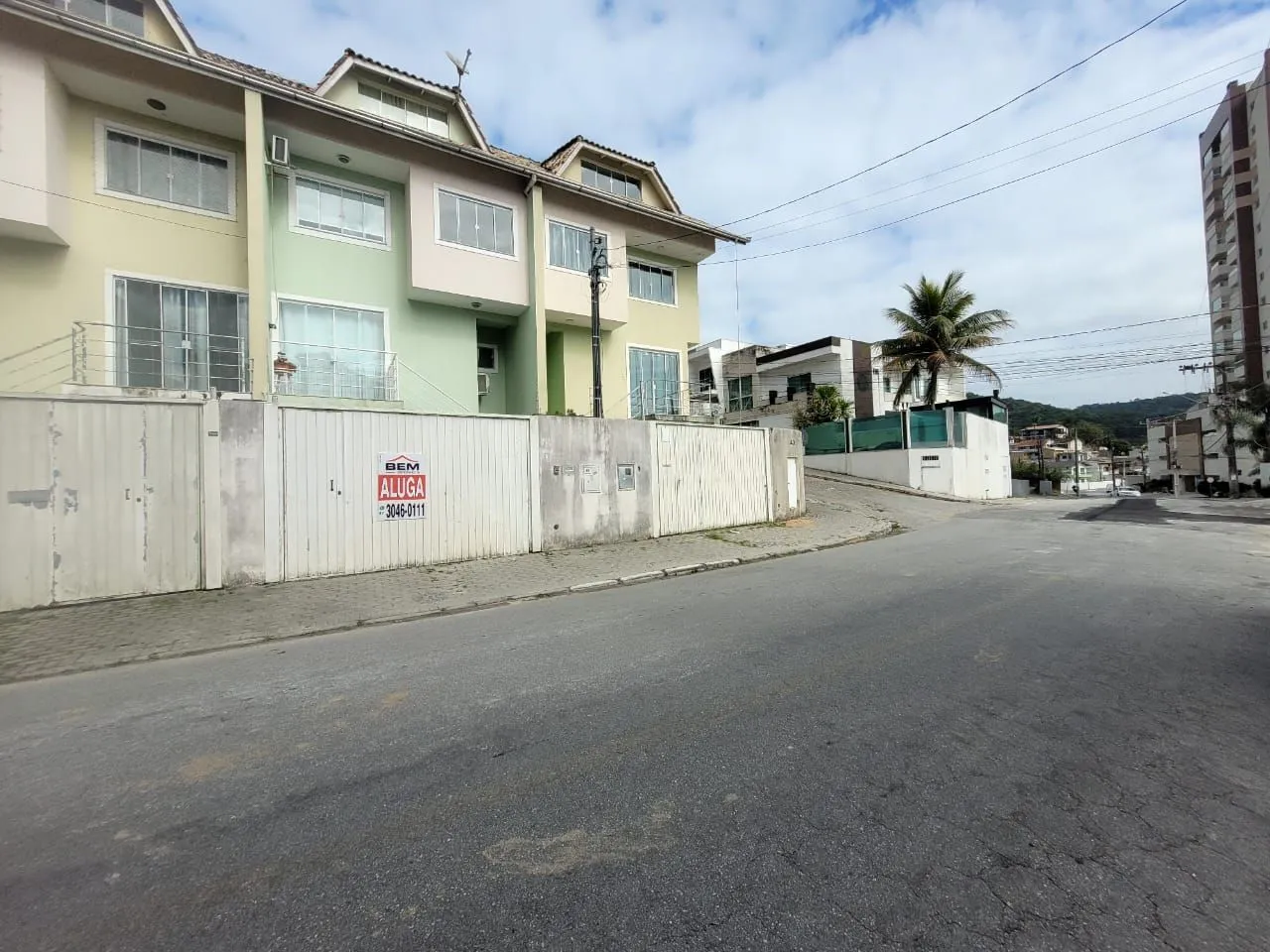 Casa com 4 dormitórios para alugar, 147 m² por R$ 6.500/mês - Fazenda - Itajaí/SC
