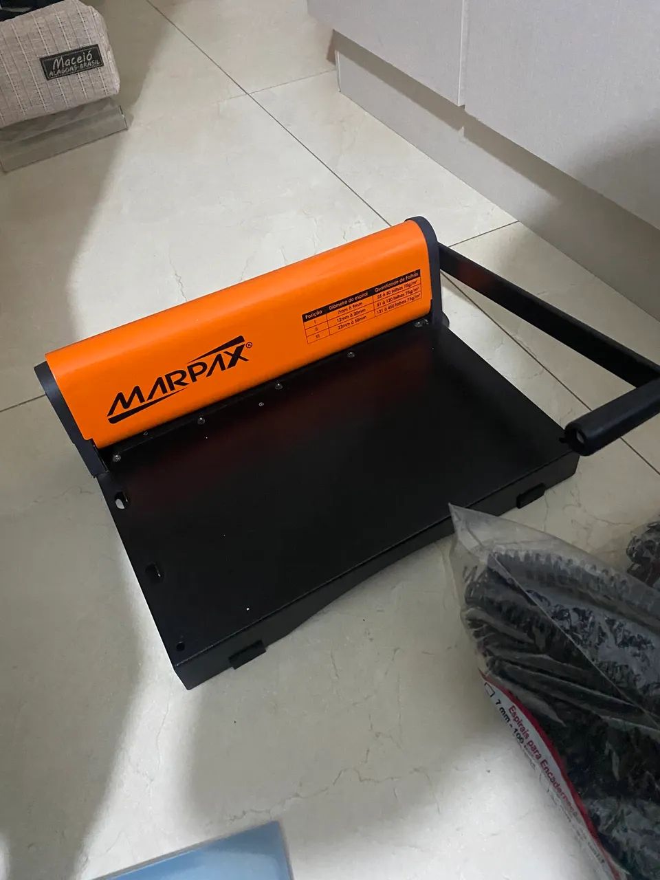 Encadernadora material escritório 