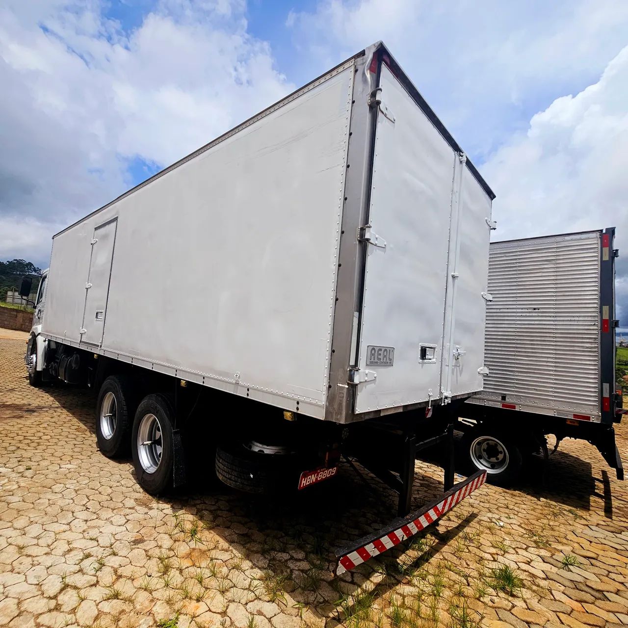 Caminhão 24.250  (2009) com baú de  refrigerado  - Foto 15