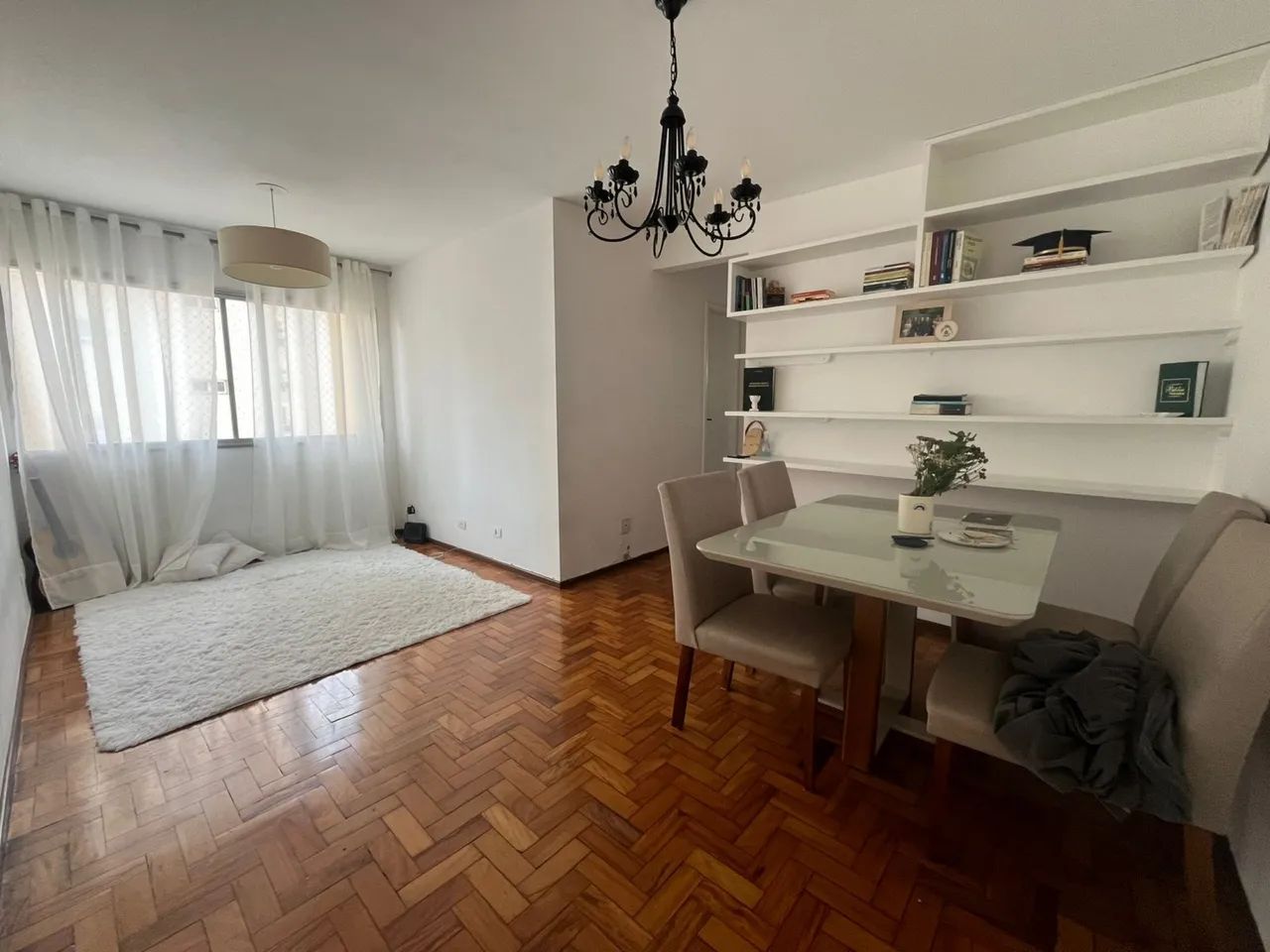 Mesa de vidro com 4 cadeiras - Foto 2
