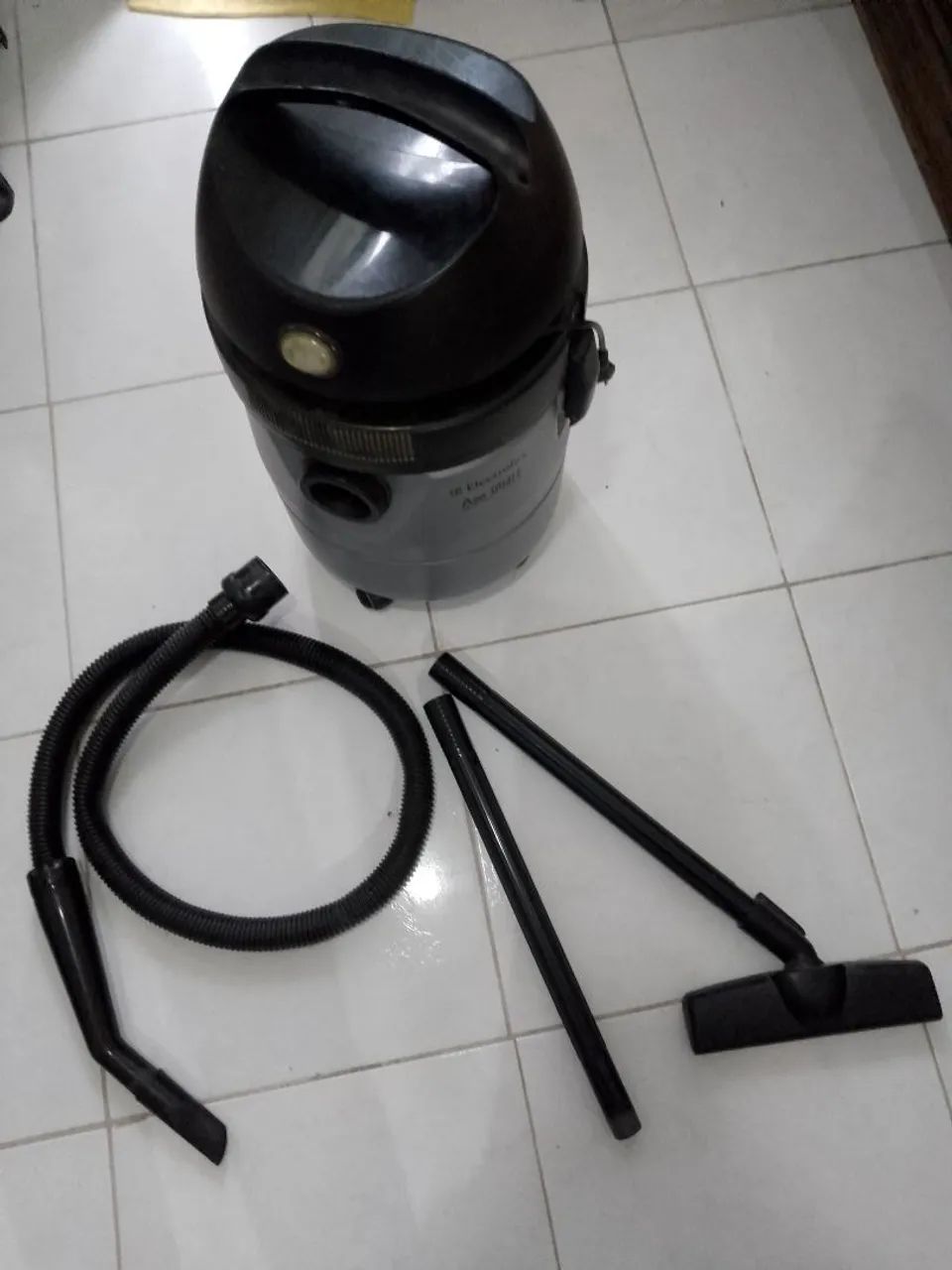 Aspirador de pó e líquido usado. - Foto 2
