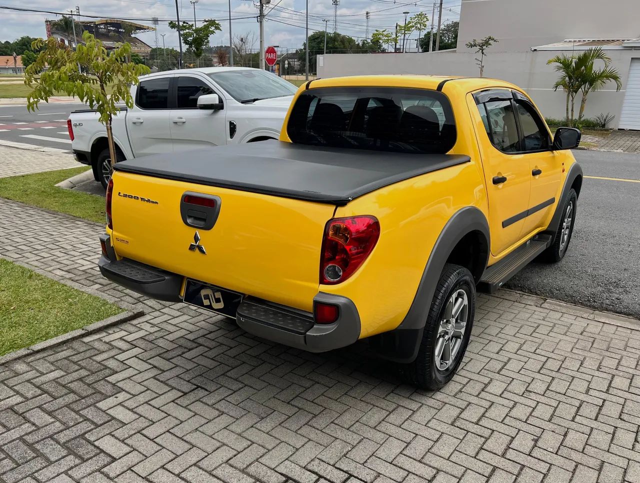 Mitsubishi L200 L200 Triton HLS 2.4 Flex 16V CD Mec. 2017