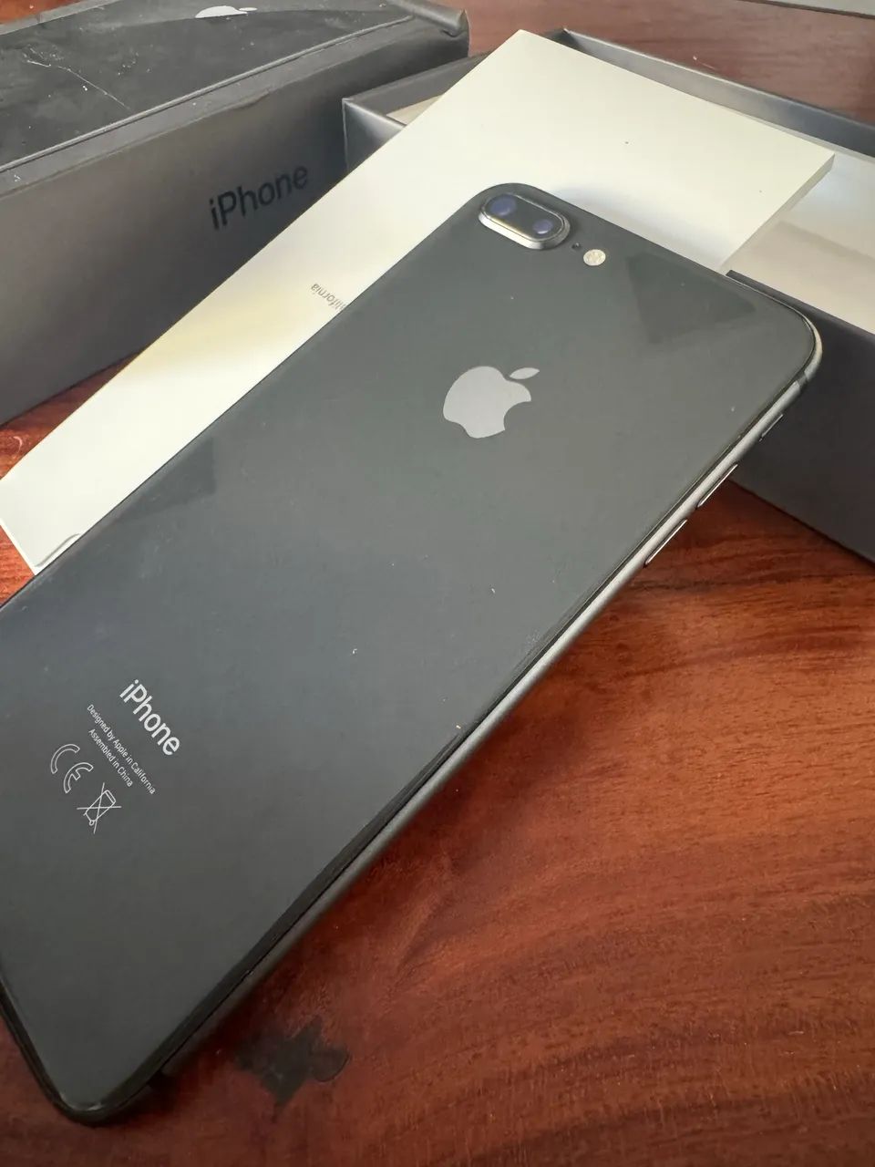 iPhone8Plus ブラック　64G iPhone 8 Plus 64GB PRETO (seminovo) – LS