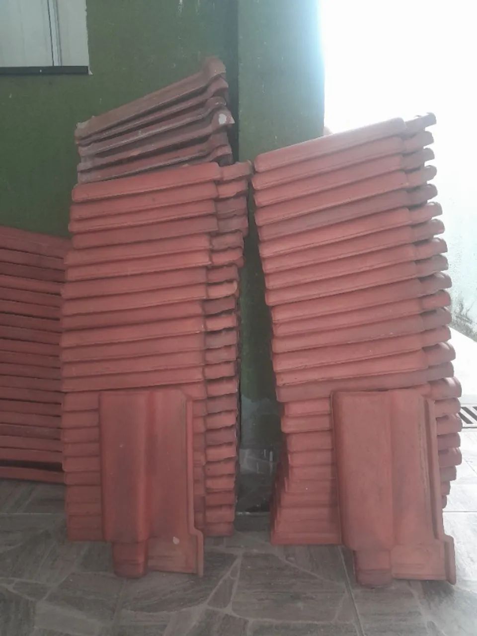 COMPLETE ROOF FOR SALE (WOOD + TILES)