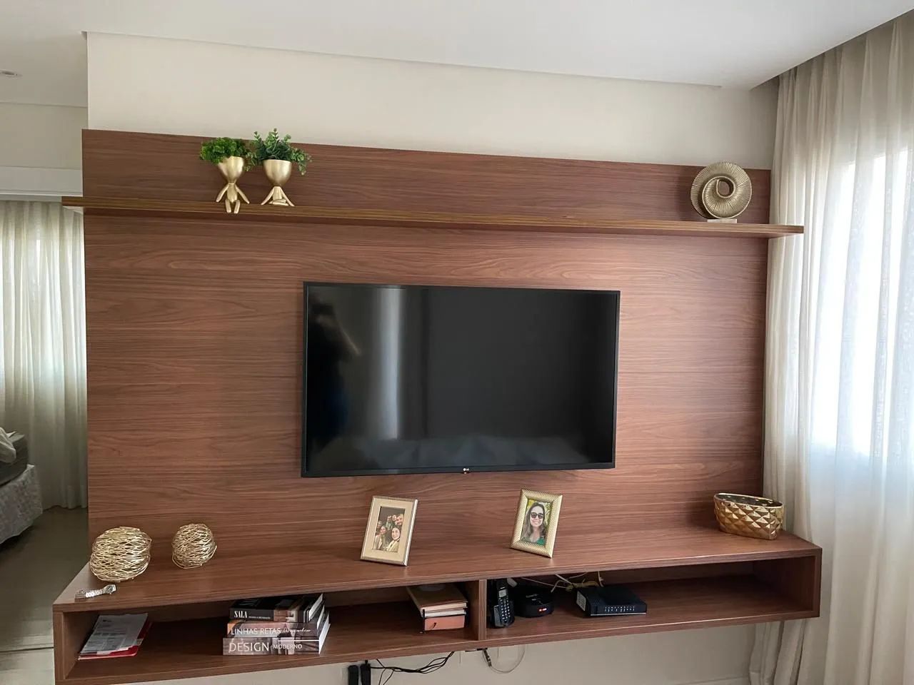 PAINEL EM MADEIRA