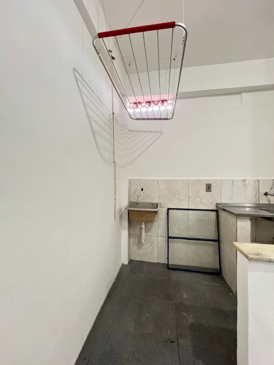 Quitinete - ótima localização  - Foto 2