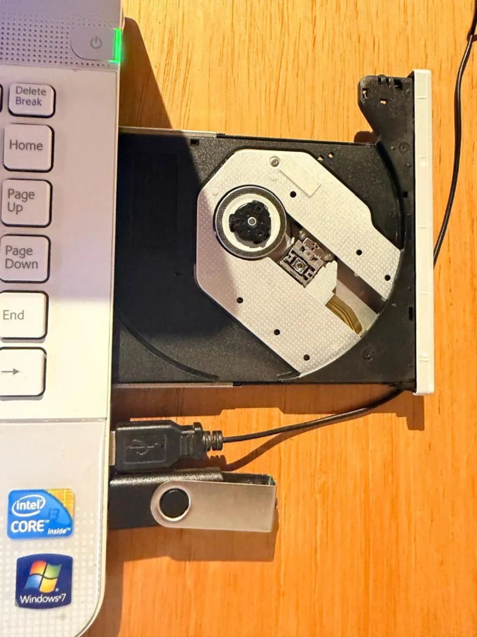 Notebook Sony Vaio Intel Core i3  4 GB Windows 7 Branco  Intel Core i3 CPU - Foto 4