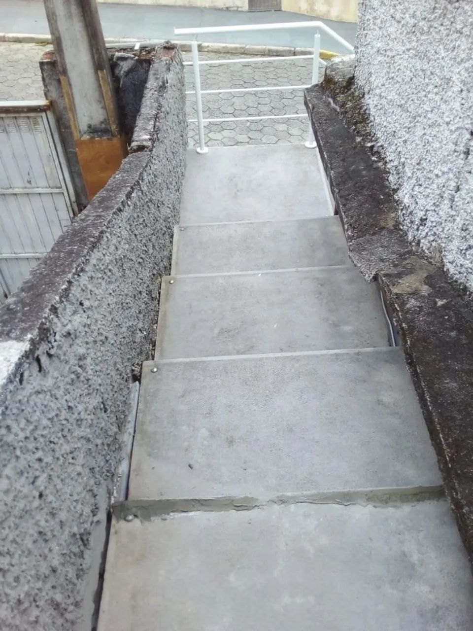 Aluga-se  Casa Biguaçu  Fundos - Foto 3