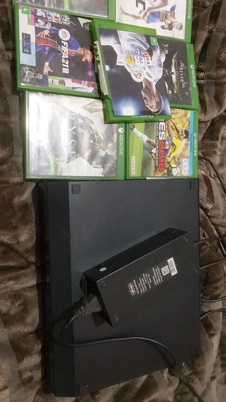 Vídeo game X box com jogos sem controle 