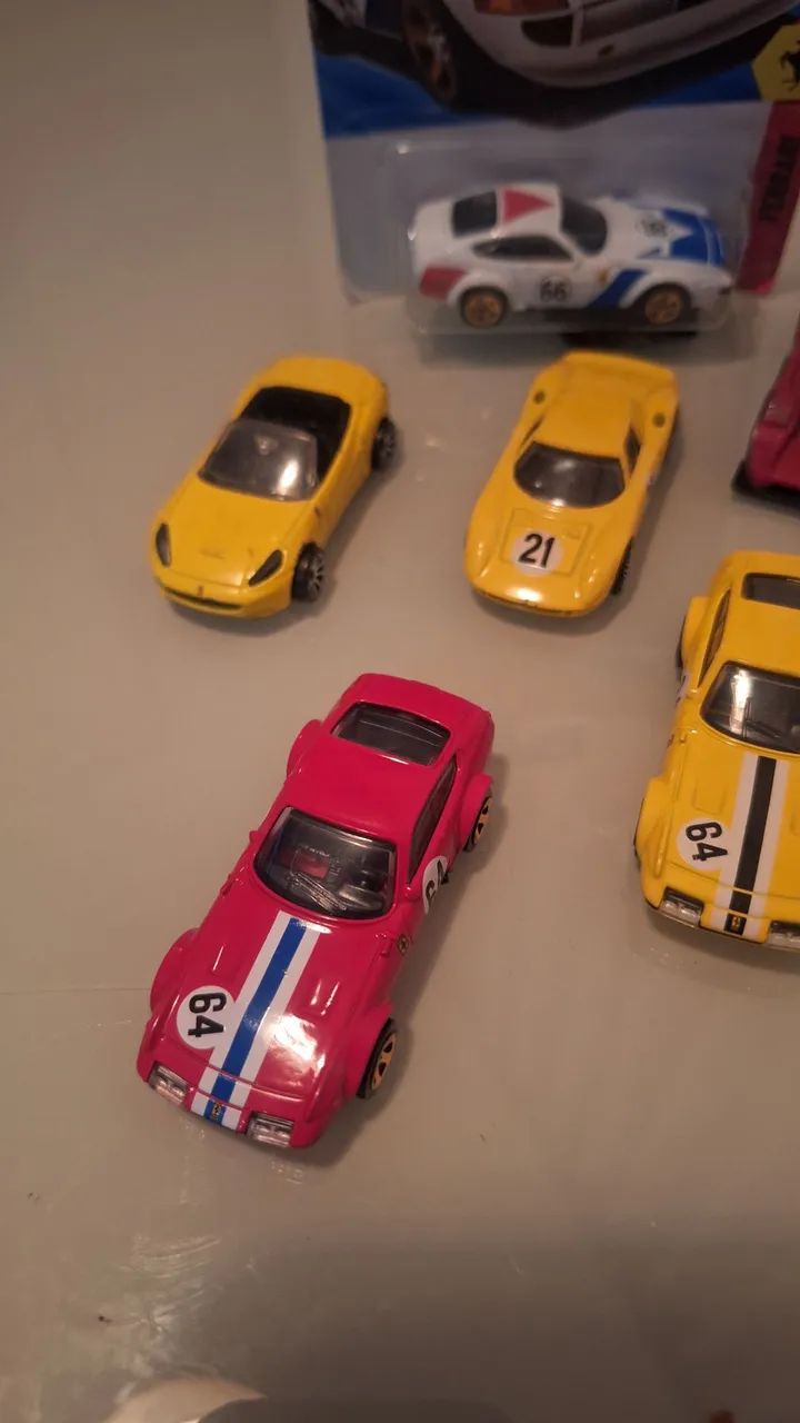 Ferrari hot wheels 1 64 - Foto 2