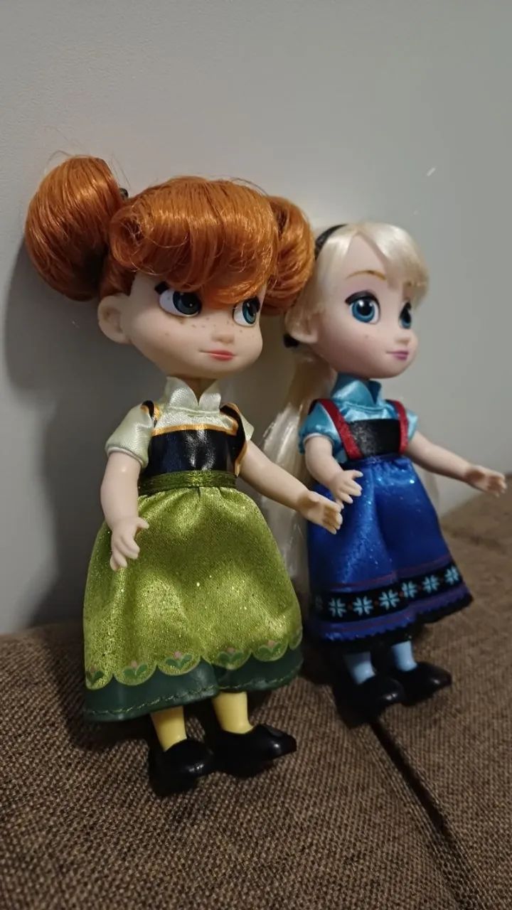 Bonecas Anna e Elsa (Frozen) Disney Animators Original 13cm - Foto 2