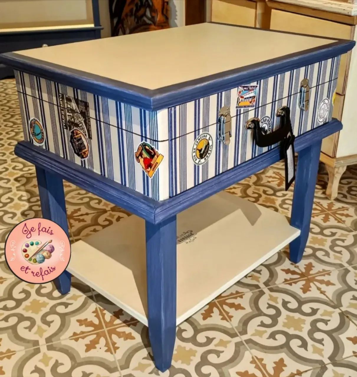 Mesa de Canto Retrô - Leia a descrição 