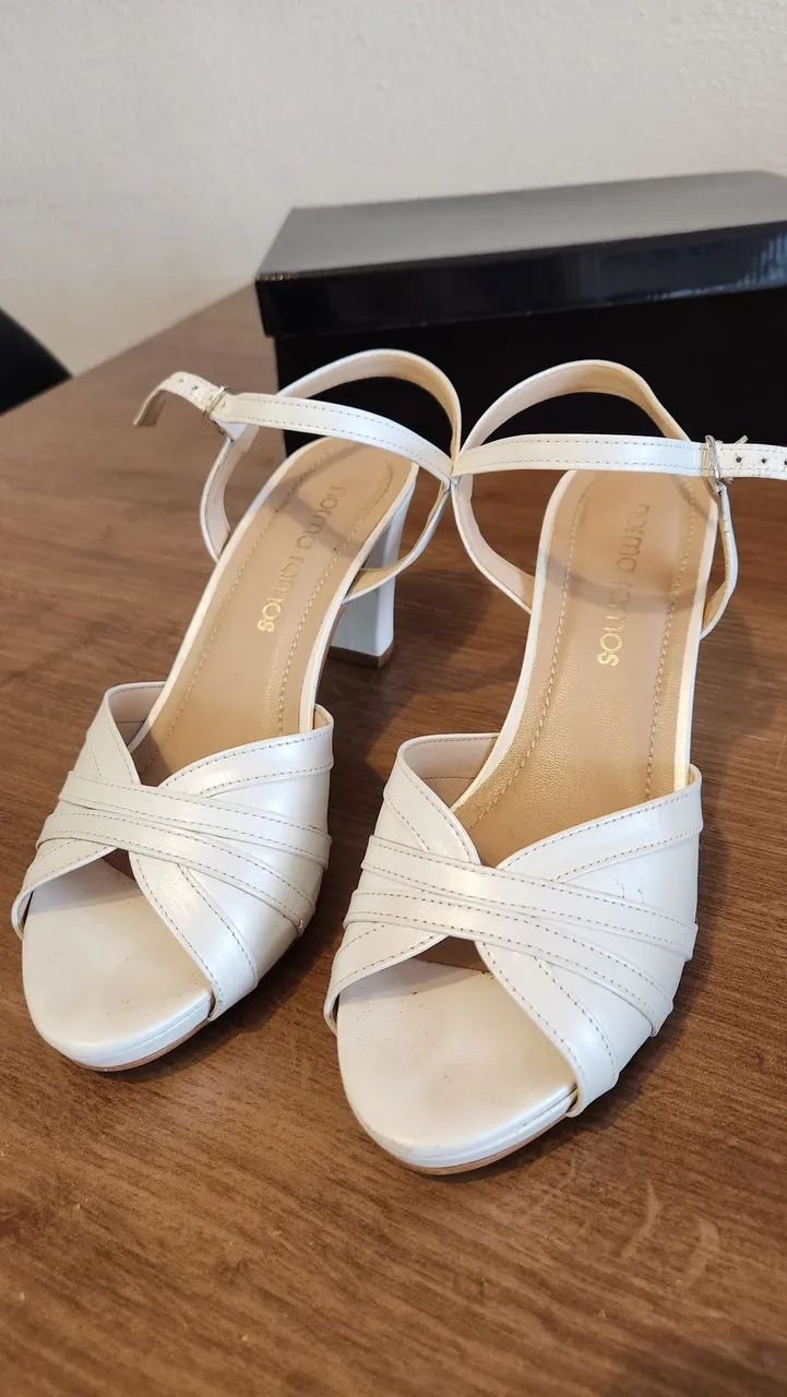 Sapato de Noiva - Sandália perolada