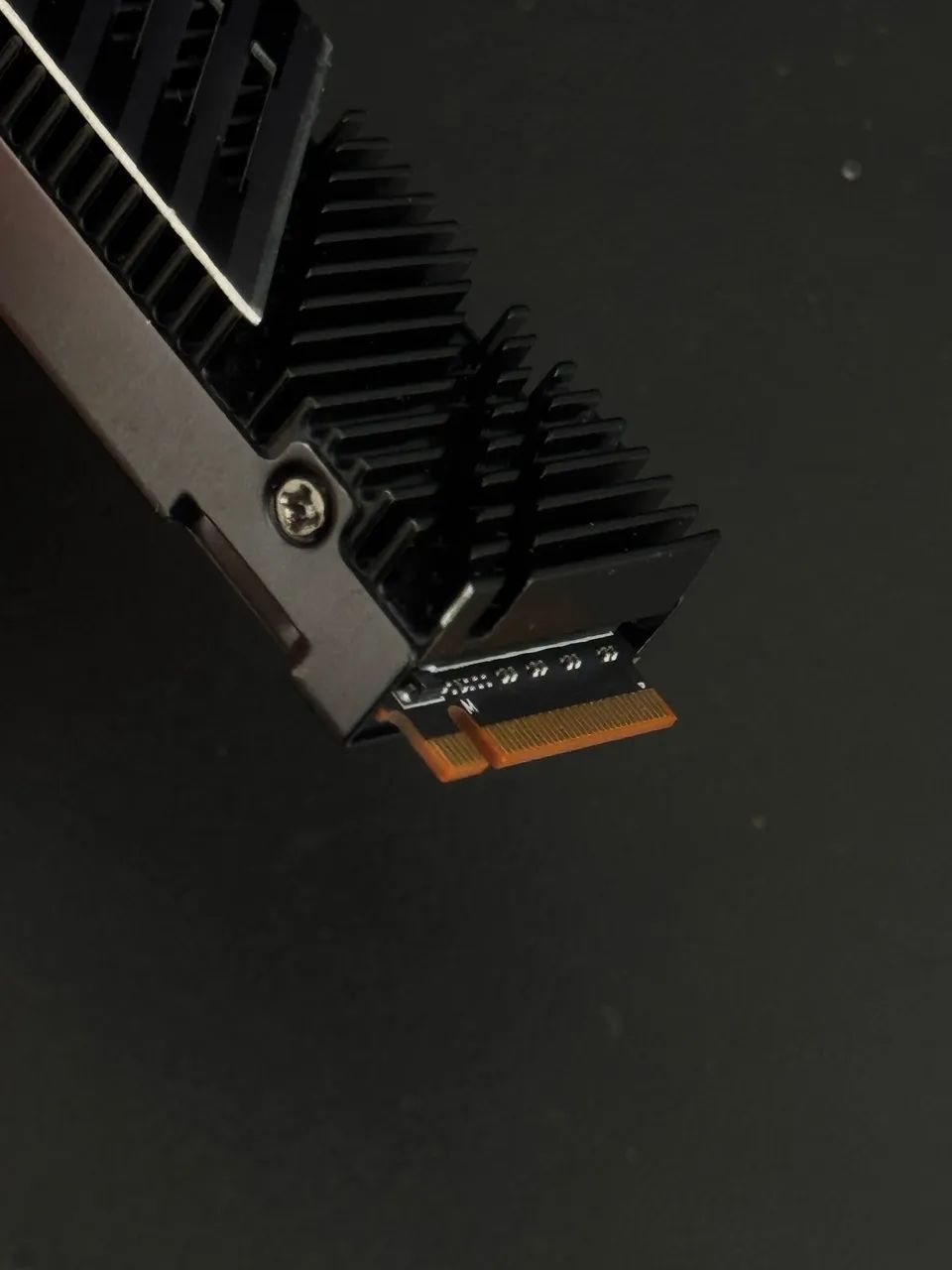 Nvme SSD Aorus Gen4 7000s 2TB - Foto 4