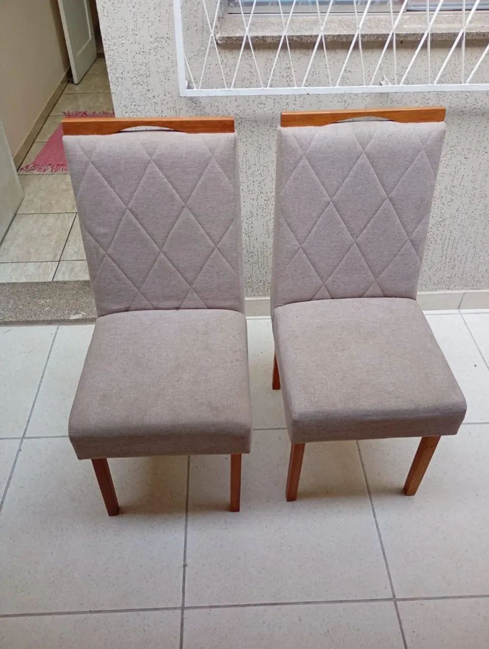 Conjunto de mesa com 4 cadeiras  - Foto 2