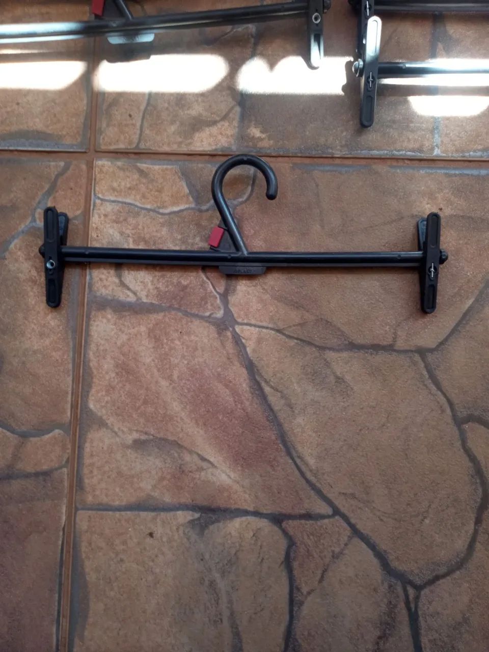 Cabide com grampo 34 cm - Foto 2