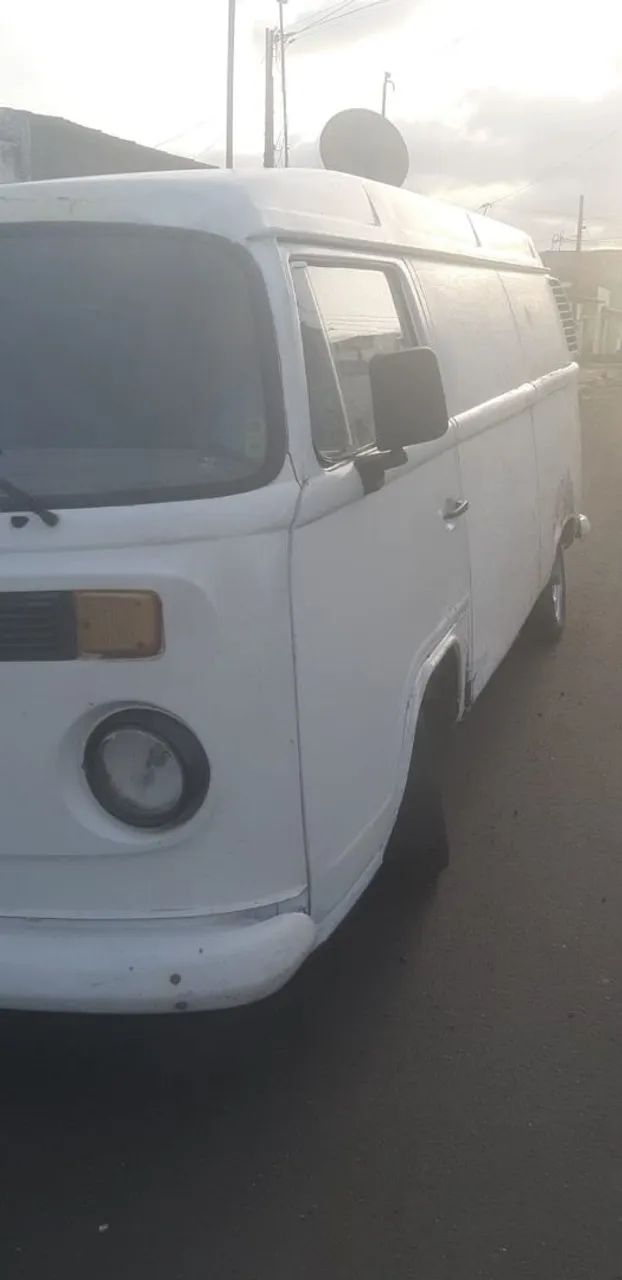 Volkswagen Kombi Furgão (álcool) 2001
