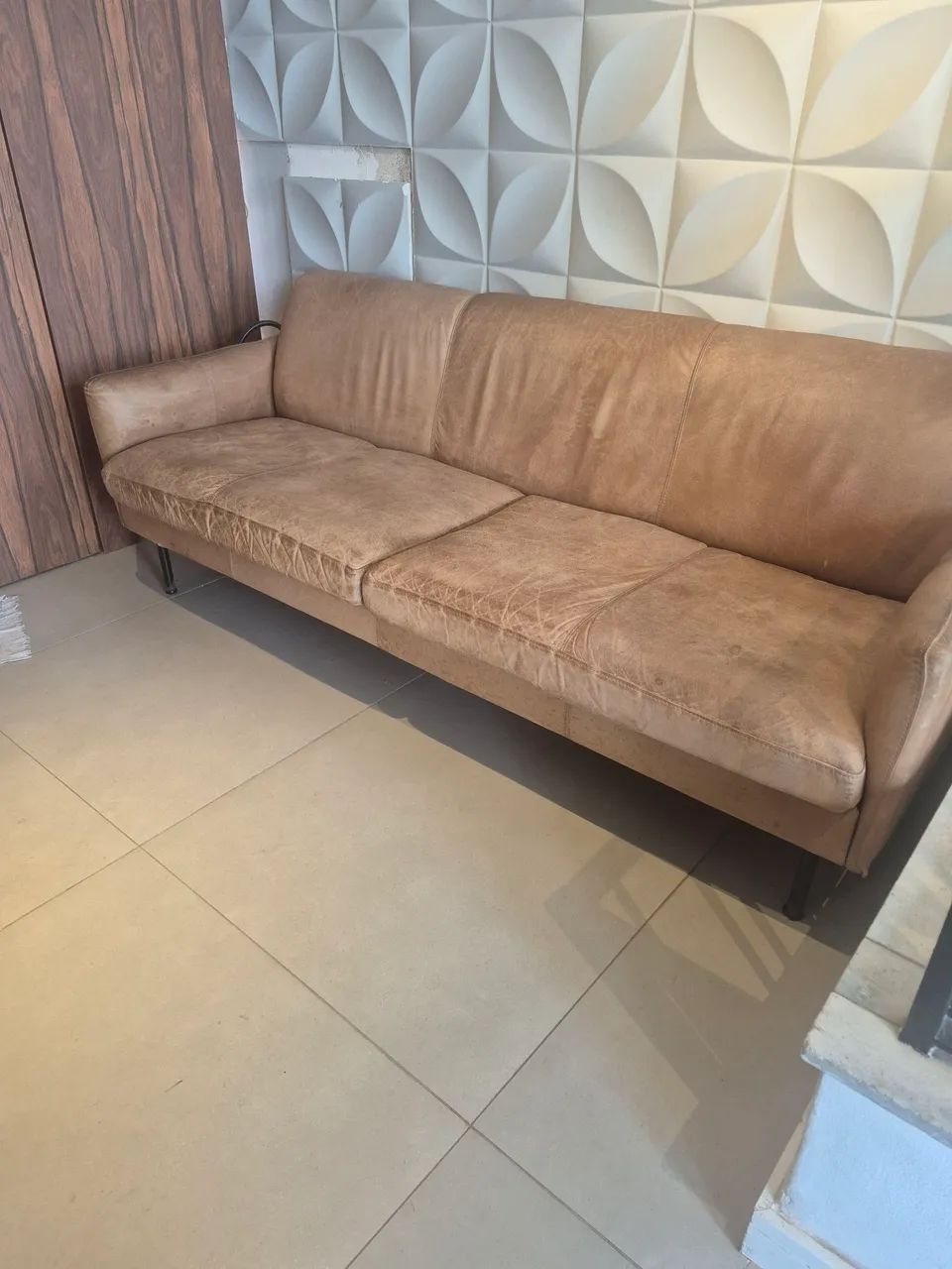 Sofa Couro - Tok Stok - Foto 2