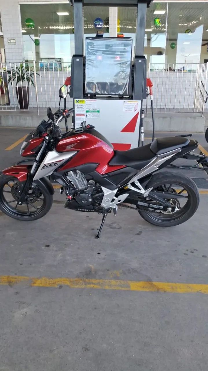CB300F  - Foto 2