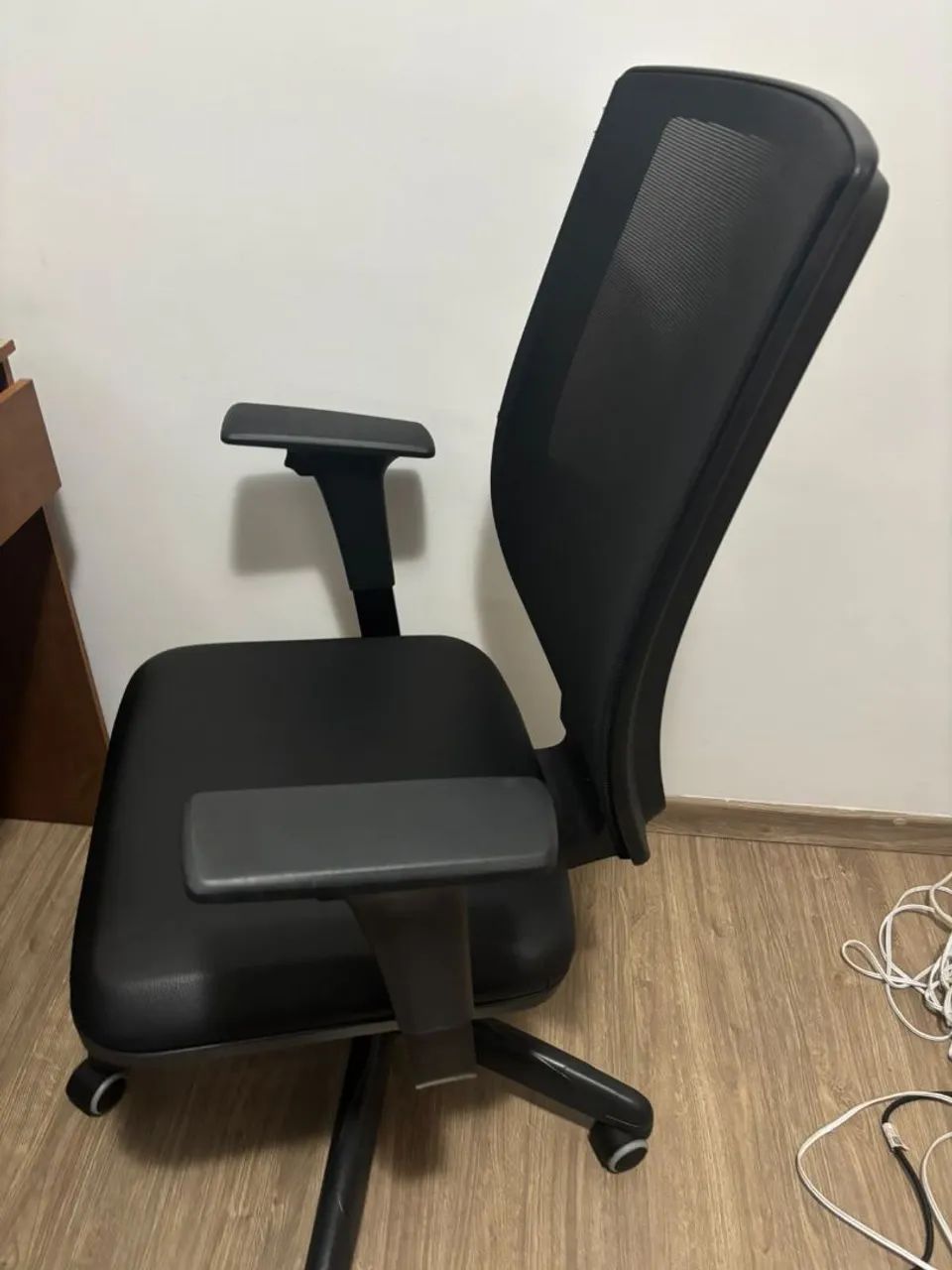 Cadeira escritório ótimo estado - Foto 2
