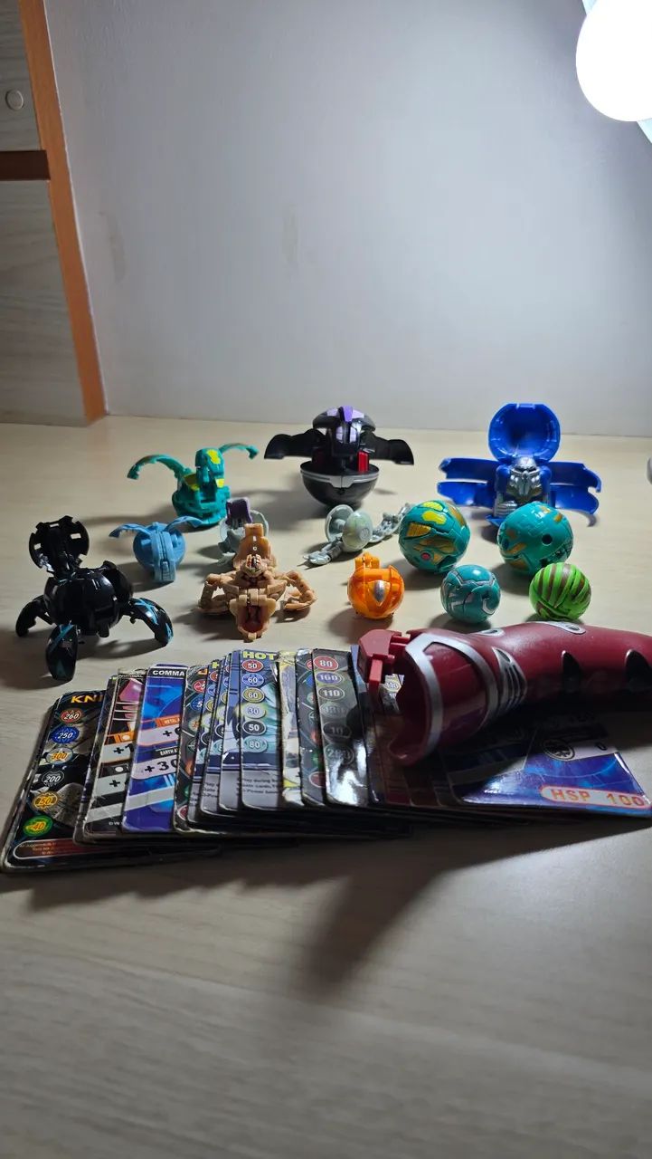 Lote 30 Bakugans + Lançador e Cartas - Foto 5