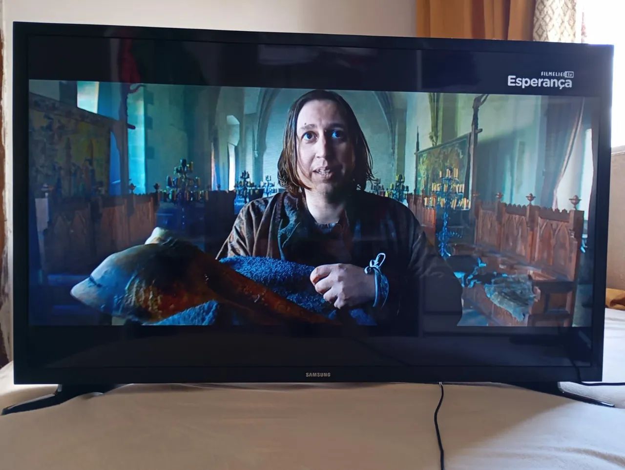 Vendo essa televisão Smart 32 polegadas o controle quebrou mas funciona perfeitamente - Foto 4