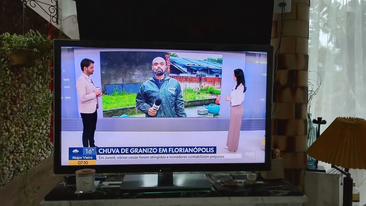 Tv 60 Polegadas Usada . Não é Smartv. Funciona certinho, com 4 HDMI. 
