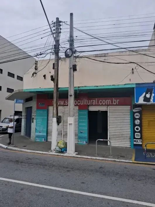 Imóvel para aluguel possui 100 metros quadrados em Centro - Macaé - RJ