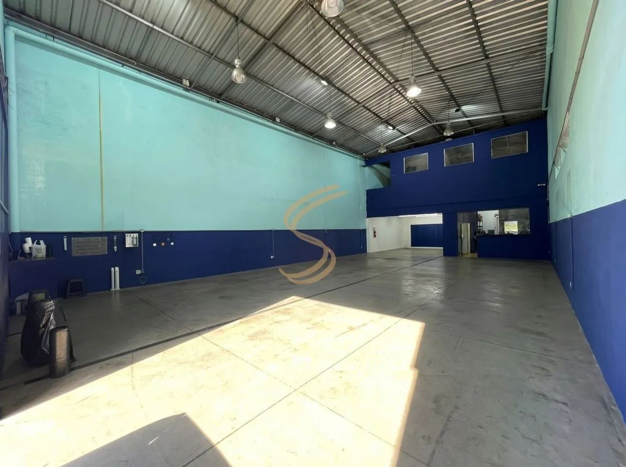 Galpão Comercial com 600m² em Localização Estratégica da Cidade