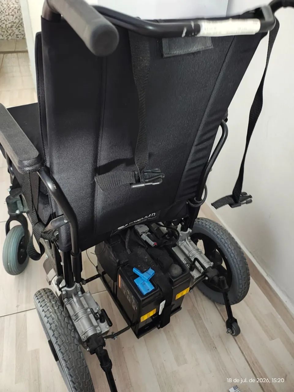Cadeira de rodas motorizada  - Foto 3