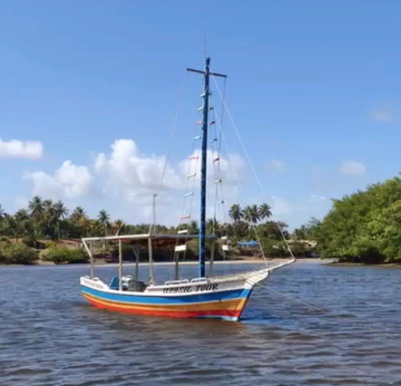 Barco de Pesca e Turismo 