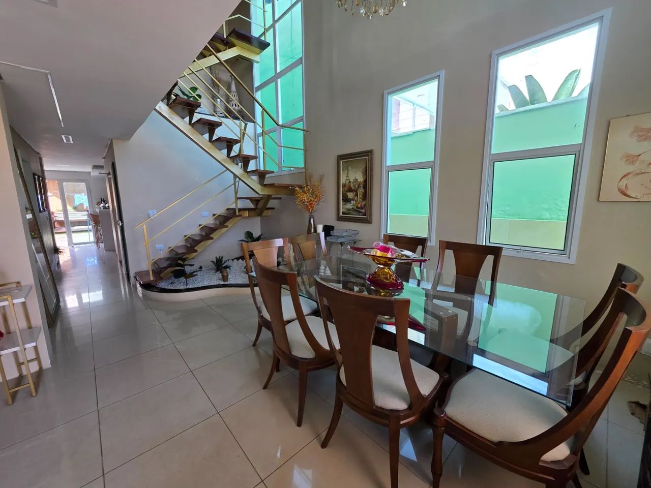 TRIPLEX DE ALTO PADRAO EM CONDOMINIO CIDADE DOS FUNCIONÁRIOS