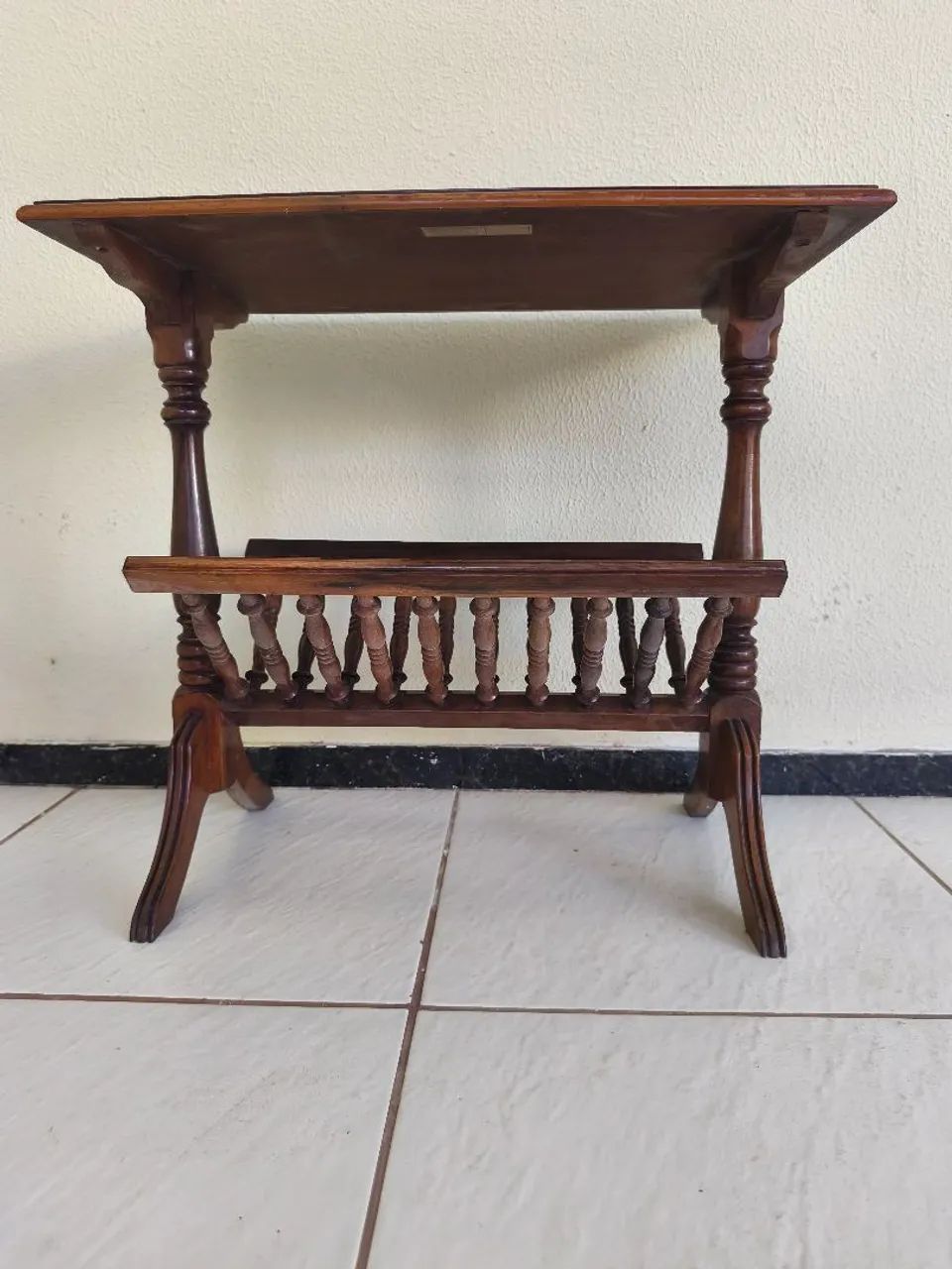 Mesa de Apoio com Revisteiro (02 unidades) - Foto 4