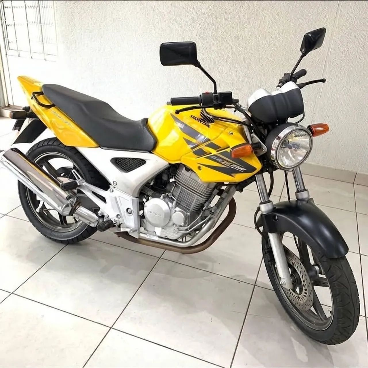Honda twister 250 em dia e rodando bem - Foto 3