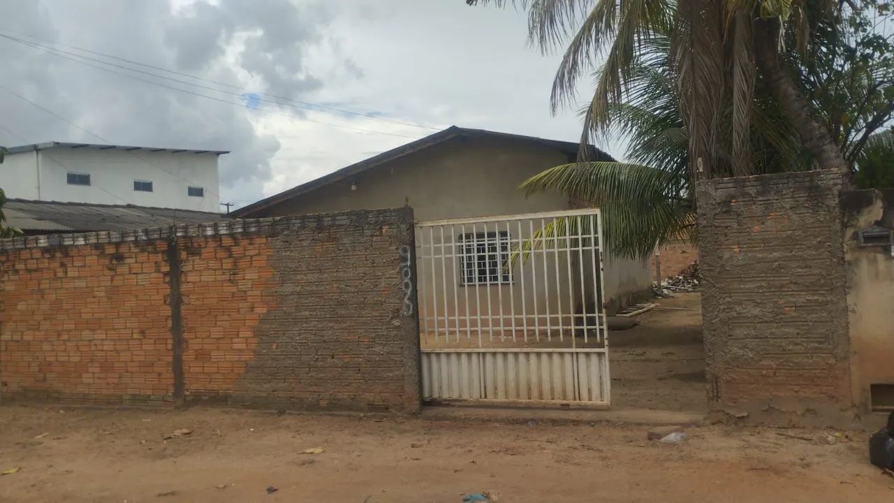 Alugo casa Silvio Botelho 3 quartos murada