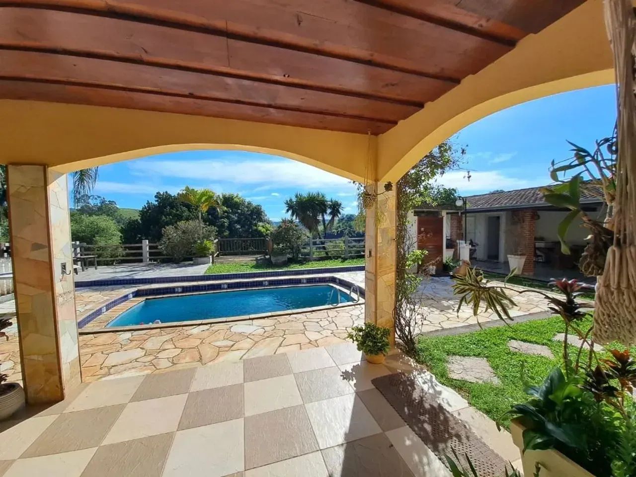 Imóvel para venda possui 300 m²  com 1 quarto - Foto 2